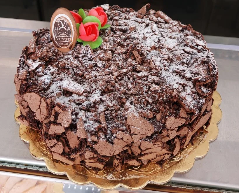 Bianco e nero messinese: Un dolce sontuoso per le grandi occasioni