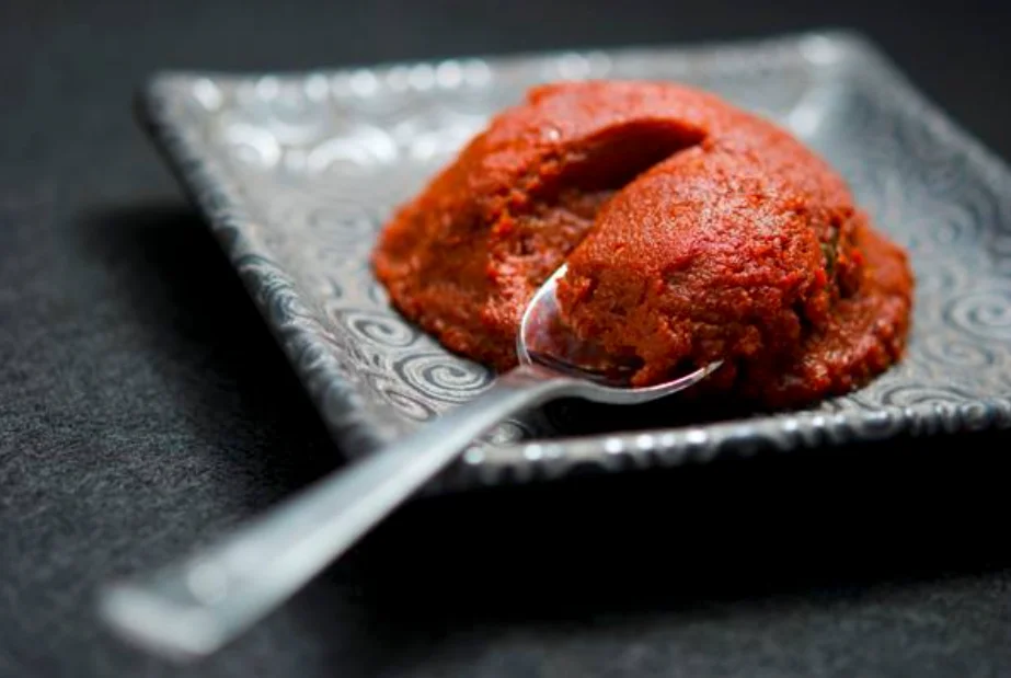 Estratto di pomodoro (strattu)