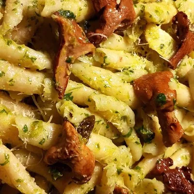 Maccheroni with Parsley Pesto and Wild Mushrooms: An Autumn Serenade