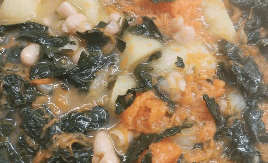 Minestra di verdure e legumi