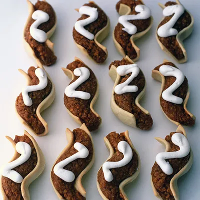 Nucatoli o mucatoli: i biscotti natalizi siciliani alle mandorle e miele