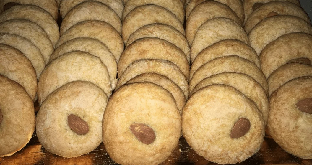 Nzuḍḍi almond biscuits