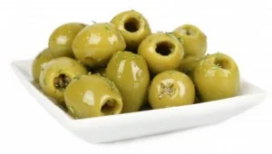 Olive verdi con aglio e prezzemolo