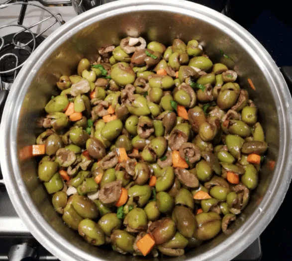 Olive verdi schiacciate