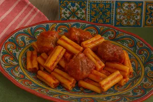 Pasta cinque buchi alla catanese: il piatto di Carnevale irresistibile