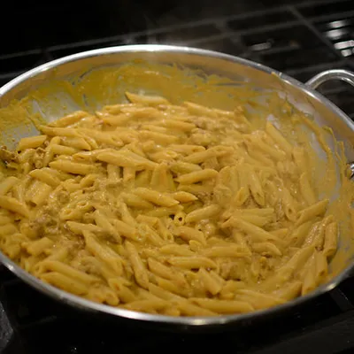 Pasta con fave fresche e zucca gialla: Un primo piatto semplice e delizioso