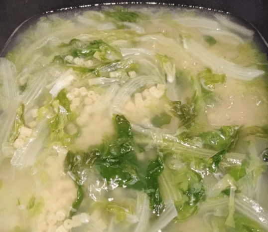 Pastina nel brodo di lattuga