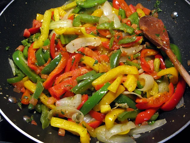 Peperonata siciliana: Un trionfo di colori e di sapori