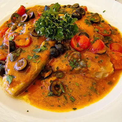 Pesce spada al forno con salsa di olive: Un delizioso secondo siciliano