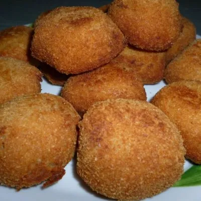 Polpette di tonno e ricotta alla siciliana: Un antipasto ricco di gusto