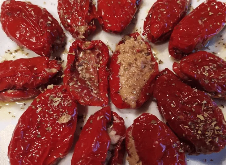 Pomodori secchi ripieni