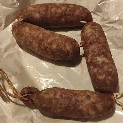 Salsiccia pasqualora (sasizza pasqualora)