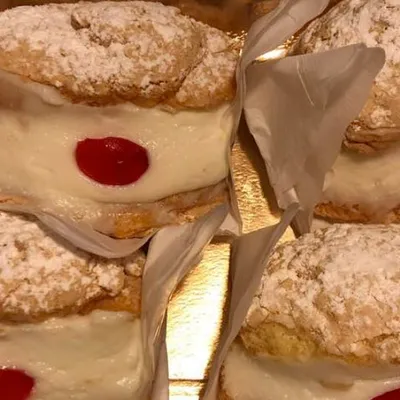 Sospiri di monaca messinesi: dolci soffi di ricotta e tradizione