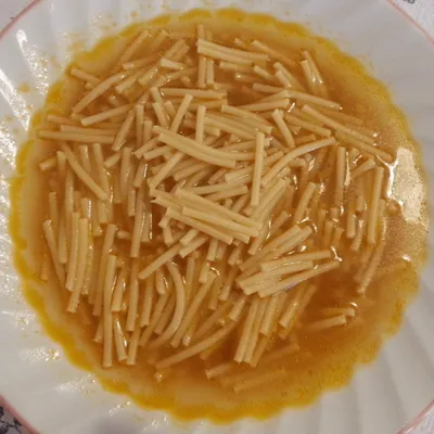 Spaghetti spezzati col brodo di dentice: Un tuffo nei sapori del mare